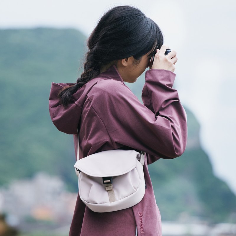 VENUS 小型轻巧相机包 (粉红) - 侧背包/斜挎包 - 环保材料 粉红色