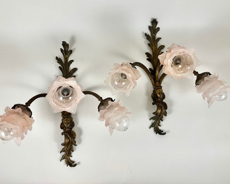 古董法国青铜壁灯 配粉色玫瑰花蕾玻璃灯罩 1920 年代 - 灯具/灯饰 - 其他金属 金色