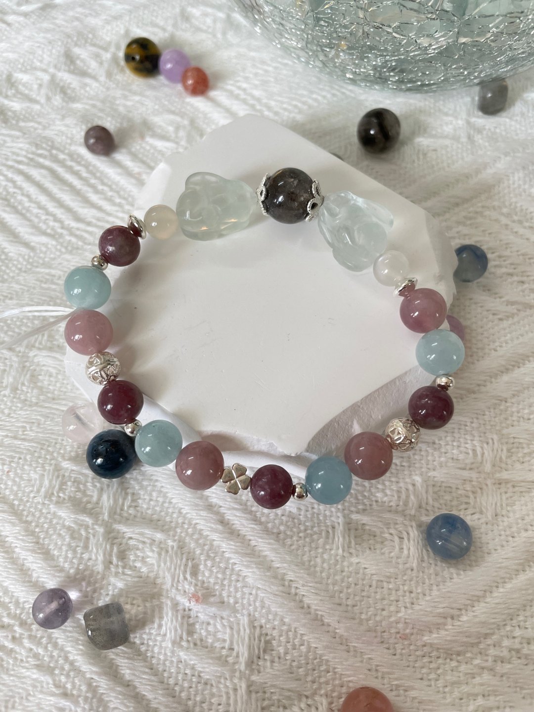 彩莹石 兔兔 闪灵钻 S925纯银水晶设计款手链  紫马粉晶 海蓝宝 - 手链/手环 - 水晶 多色
