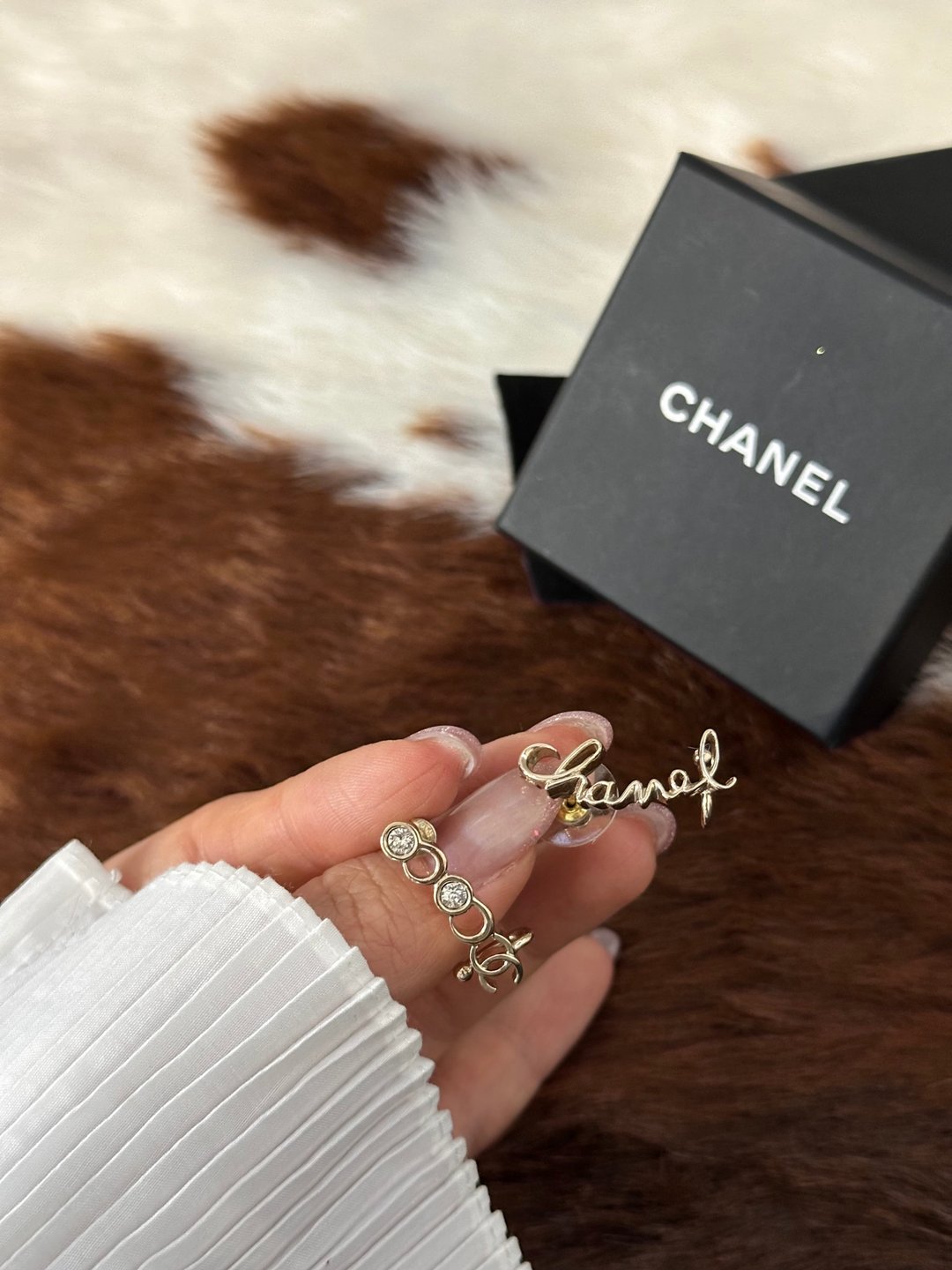 中古品 CHANEL 香奈儿 不对称Logo耳钉耳骨扣 - 耳环/耳夹 - 其他材质 银色