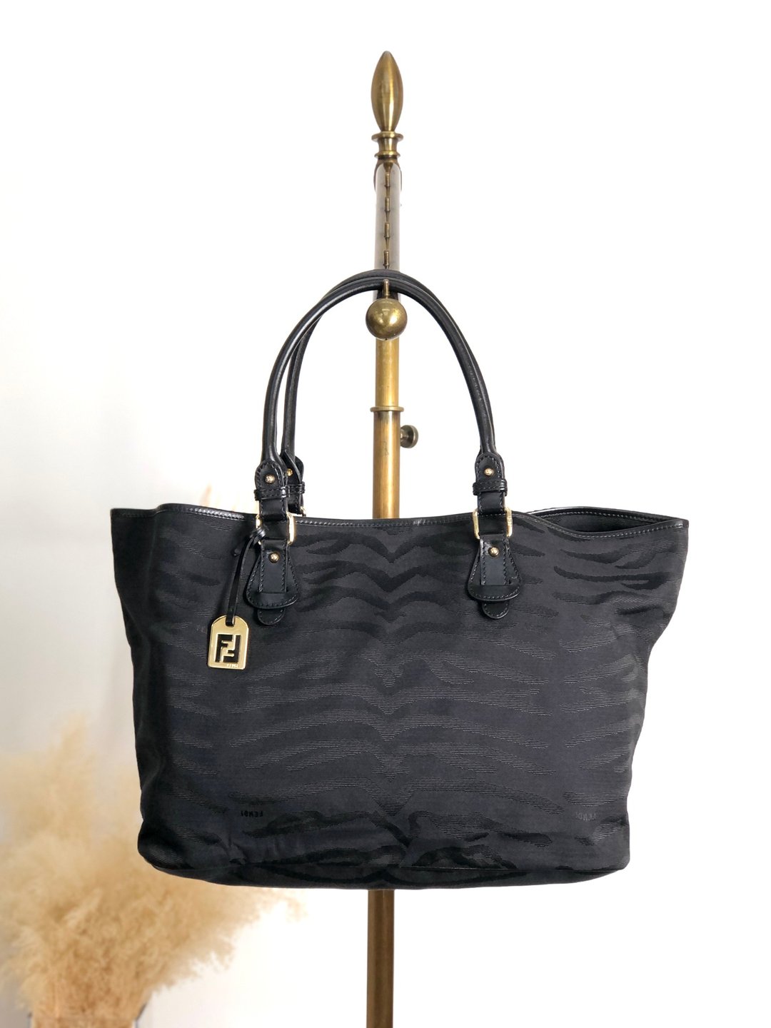 【日本直送 名牌中古包】FENDI 芬迪 托特包 黑色 Logo 坠饰 尼龙 vintage 古着 sgptj5 - 手提包/手提袋 - 尼龙 黑色