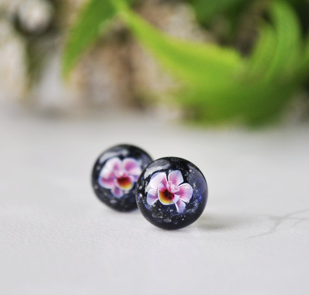 Pink flower earrings Blossom jewelry Orchid ear studs Gift for daughter - 耳环/耳夹 - 玻璃 粉红色