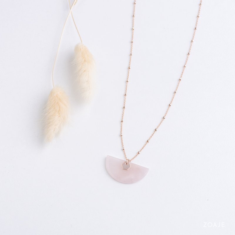 Zoaje JAPAN 项链链坠 14k玫瑰注金包金 天然粉晶半圆形吊坠 简约 - 项链 - 玫瑰金 粉红色