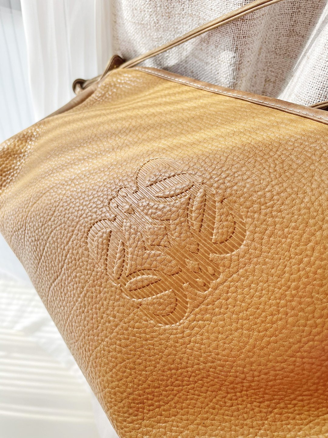 中古包 Loewe卡其色小圆桶水桶包单肩包侧背包侧背包斜背包斜挎包 - 侧背包/斜挎包 - 真皮 卡其色