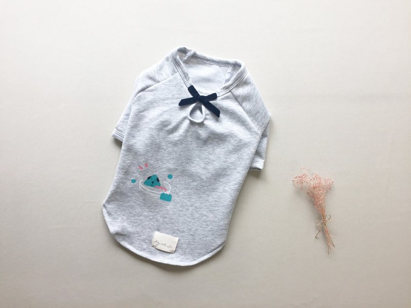 【一颗饲料】灰色短袖洋装宠物衣 - 衣/帽 - 棉．麻 灰色