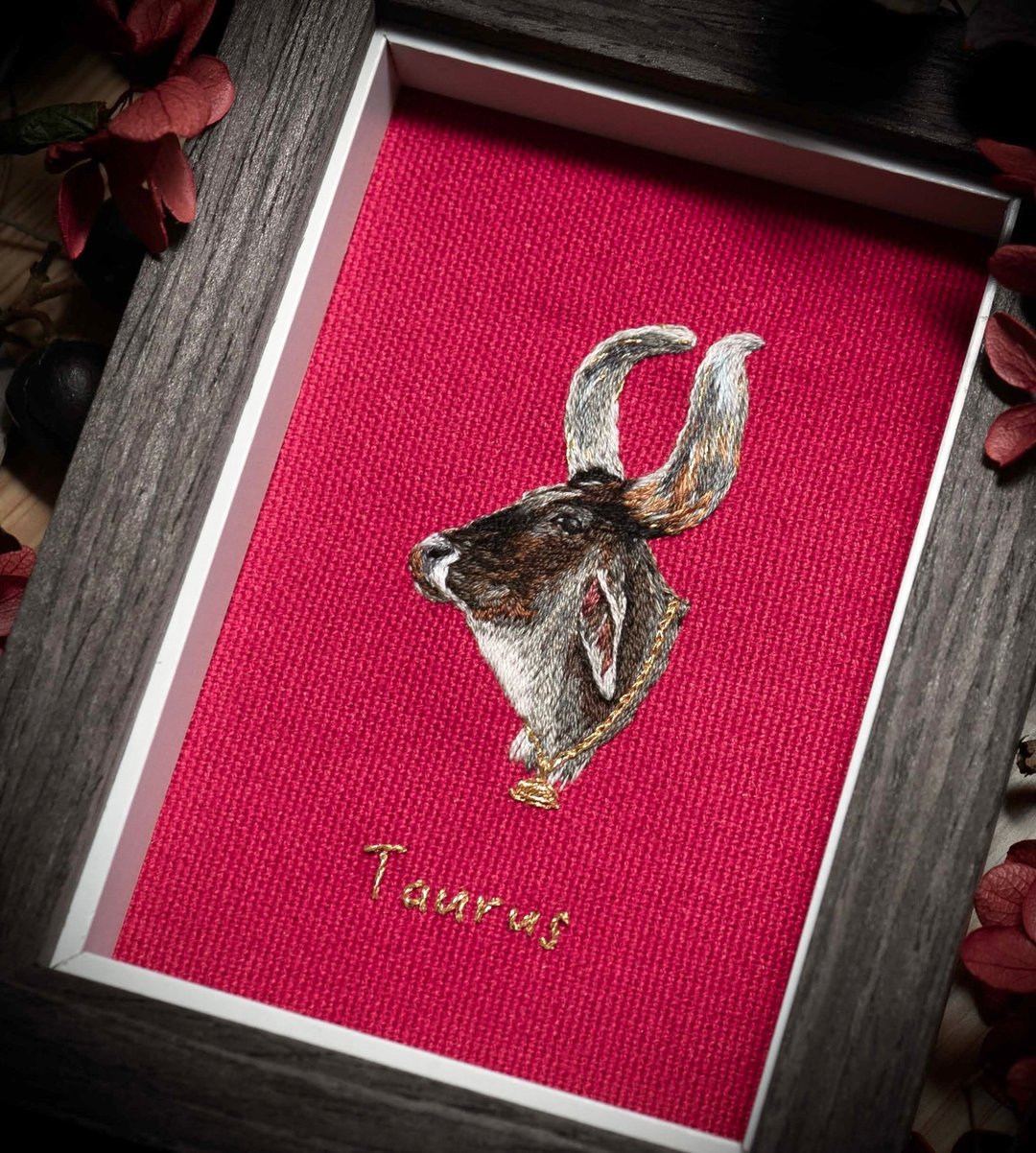 9pmcraft / 沉稳与丰盛的具象化 / Taurus 星象工艺品 - 摆饰 - 绣线 多色