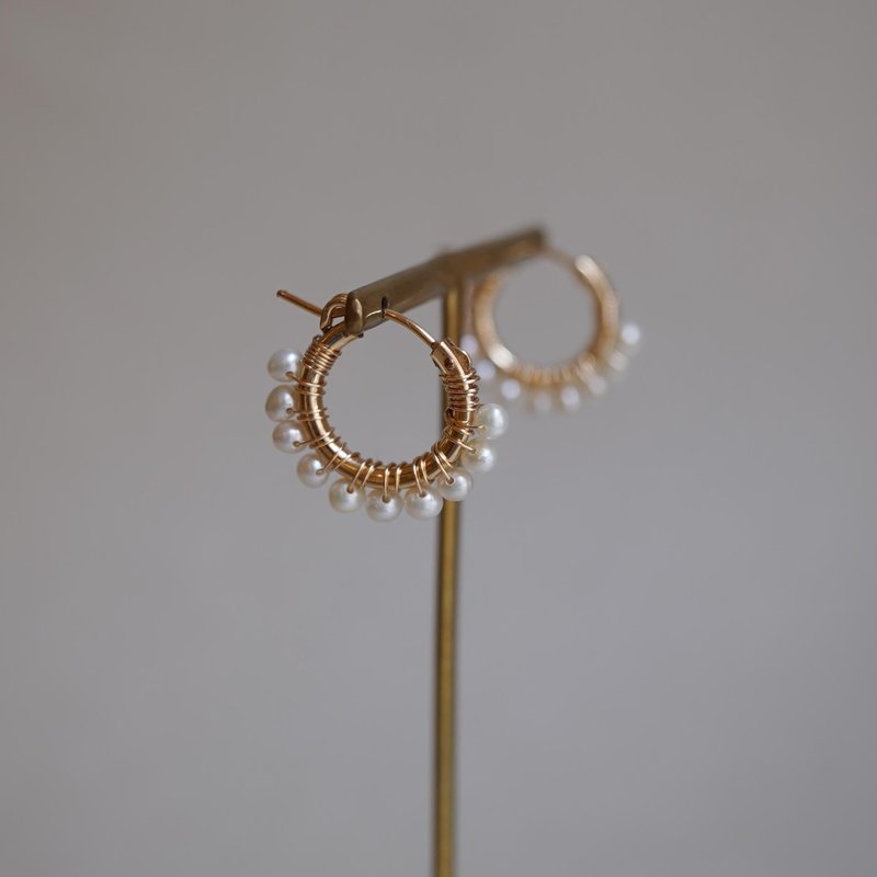 14KGF 淡水珍珠金色圆环耳环 - 耳环/耳夹 - 珍珠 白色