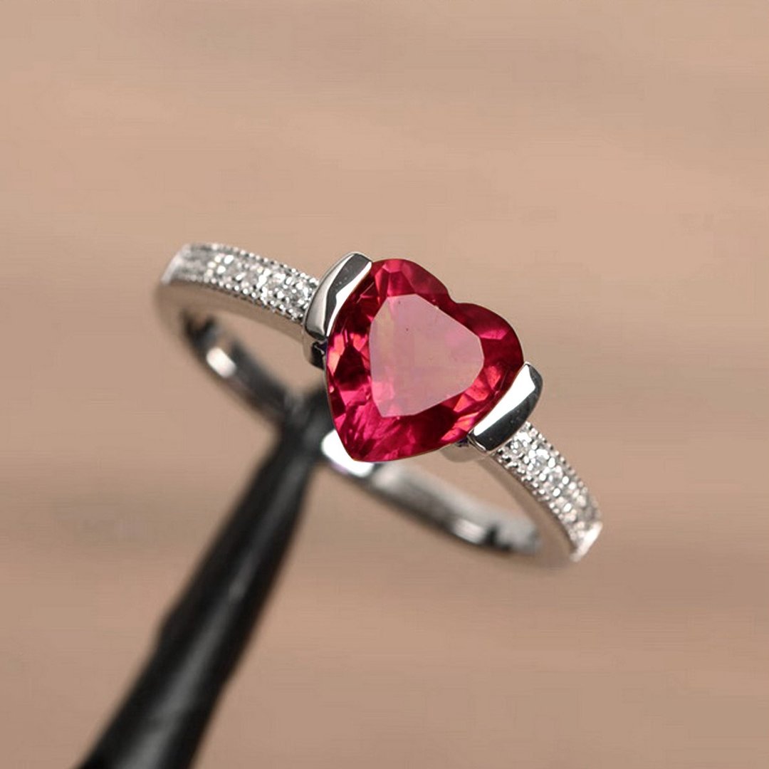 红宝石心形戒指 8 x 7 mm 婚戒或生日戒指 - 戒指 - 纯银 红色