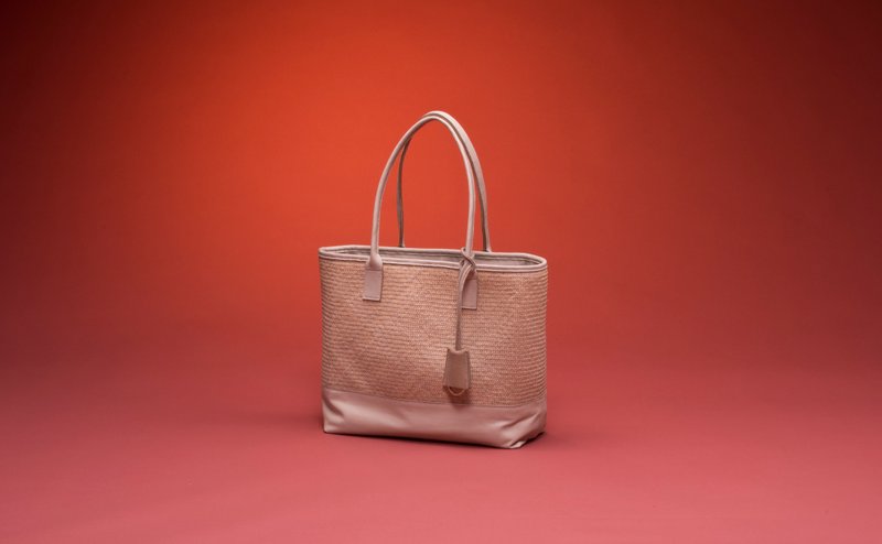 蔺草X皮革X纯手工 LIN-TANG shoulder bag 托特包 - 侧背包/斜挎包 - 真皮 卡其色