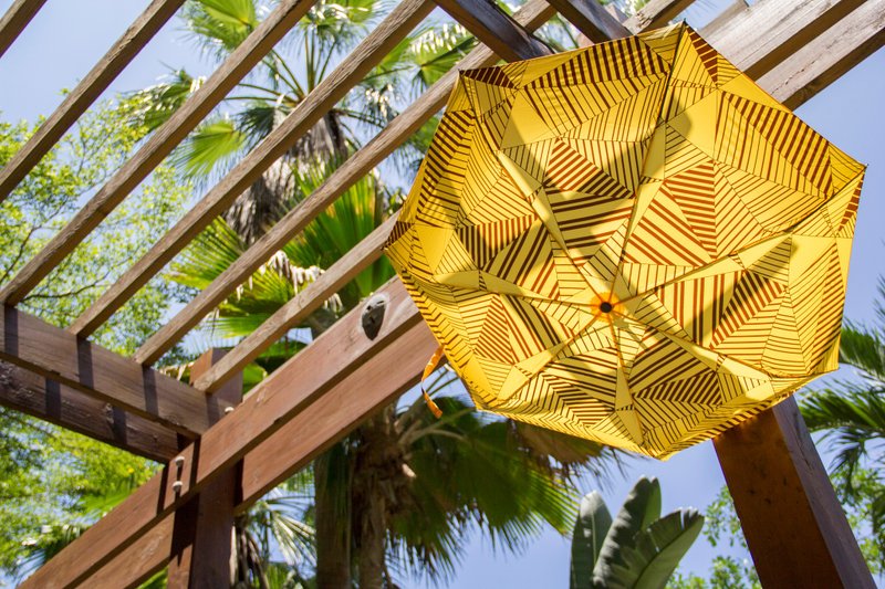 UrbaneUmbrella 钛色伞骨网纹印刷三折伞 - 雨伞/雨衣 - 聚酯纤维 多色