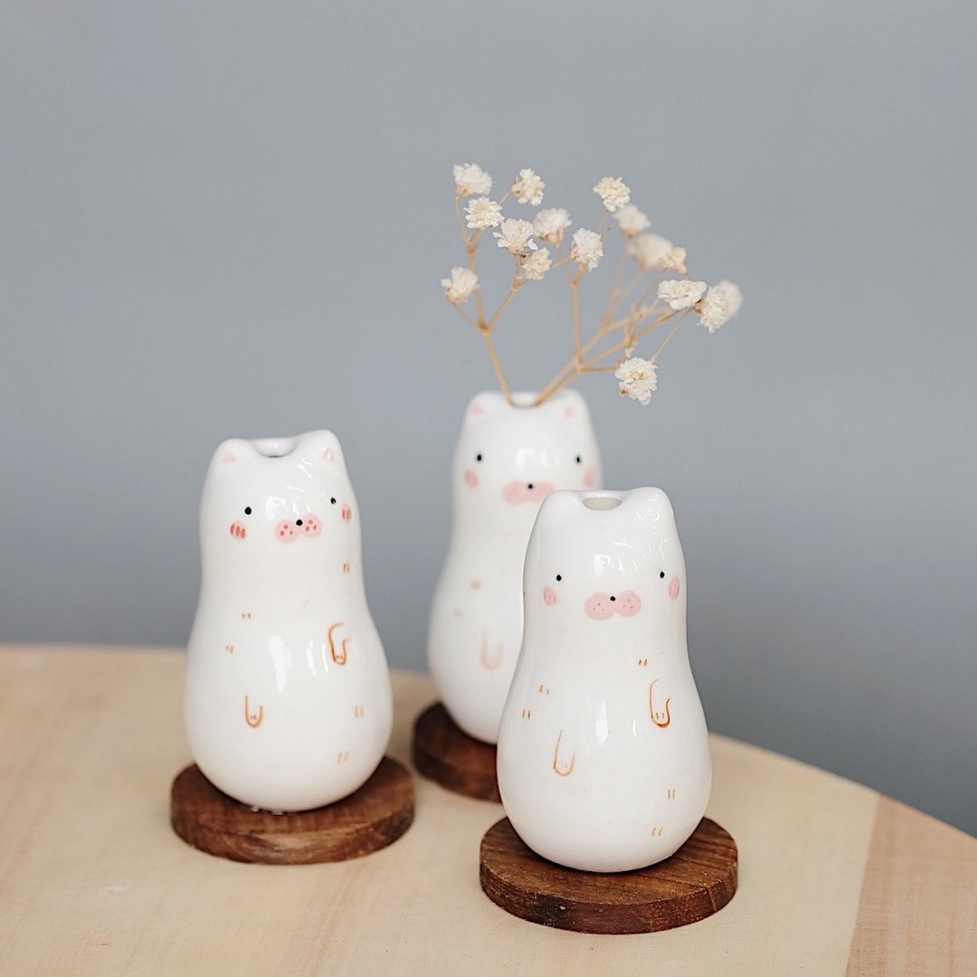 Little white cat vase - 花瓶/陶器 - 珐琅 白色