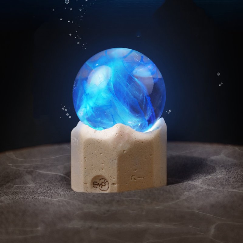 送你一颗小星球 手绘色彩水晶球灯 专属宇宙夜灯 氛围灯摆饰 - 摆饰 - 树脂 多色
