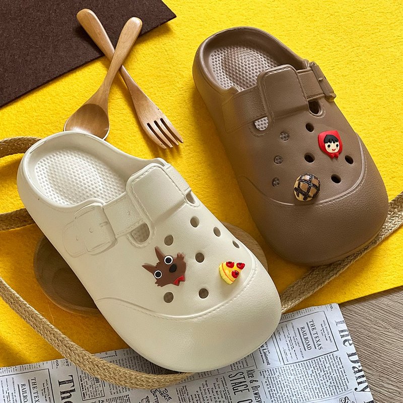 2色 热狗防水洞洞穆勒拖鞋 懒人鞋 小红帽大野狼 - 拖鞋 - 防水材质 卡其色
