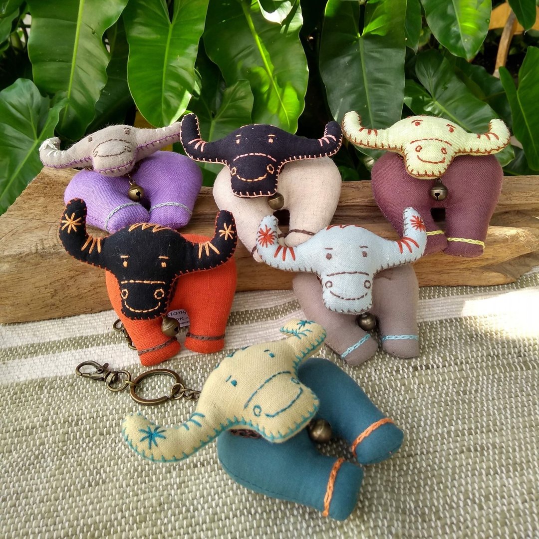 手工水牛钥匙圈、升级再造布料钥匙圈、动物、卡拉宝 (Carabao) - 钥匙链/钥匙包 - 棉 多色