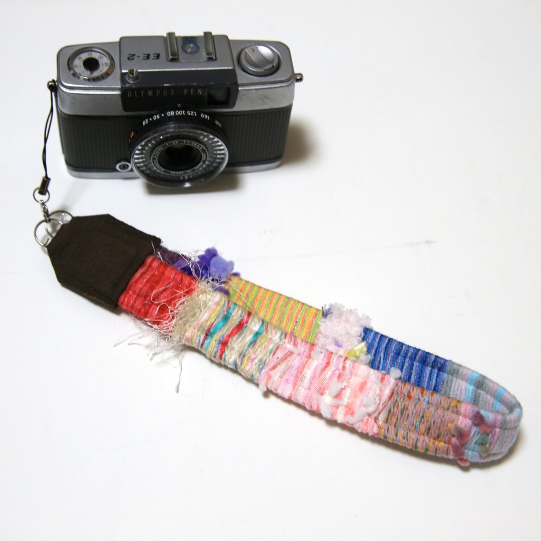 Yarn hand strap #3/7/11 resale - 相机背带/脚架 - 棉 多色