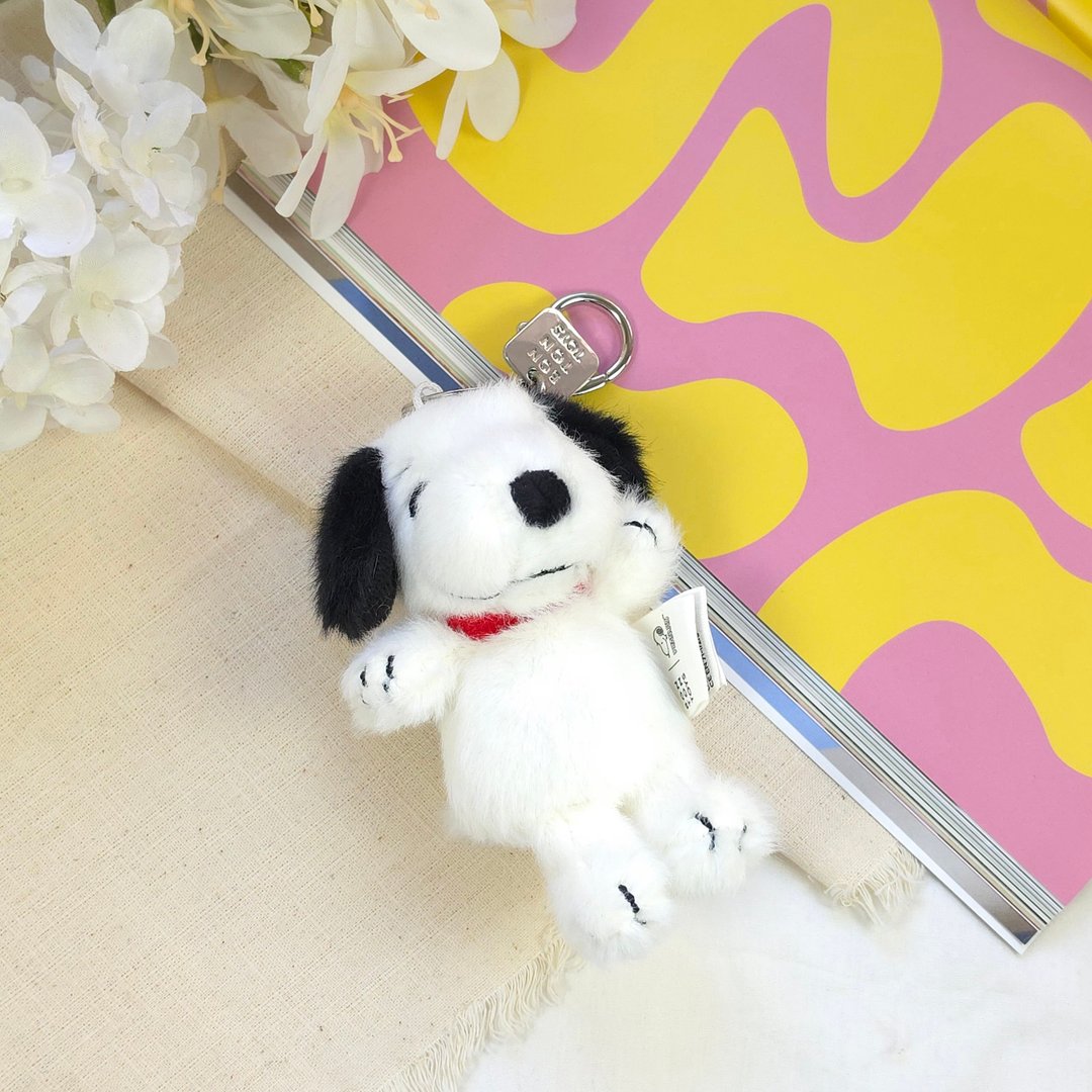 BON TON TOYS Snoopy 幸运史努比环保毛绒钥匙圈 - 奶油 10cm - 钥匙链/钥匙包 - 聚酯纤维 多色