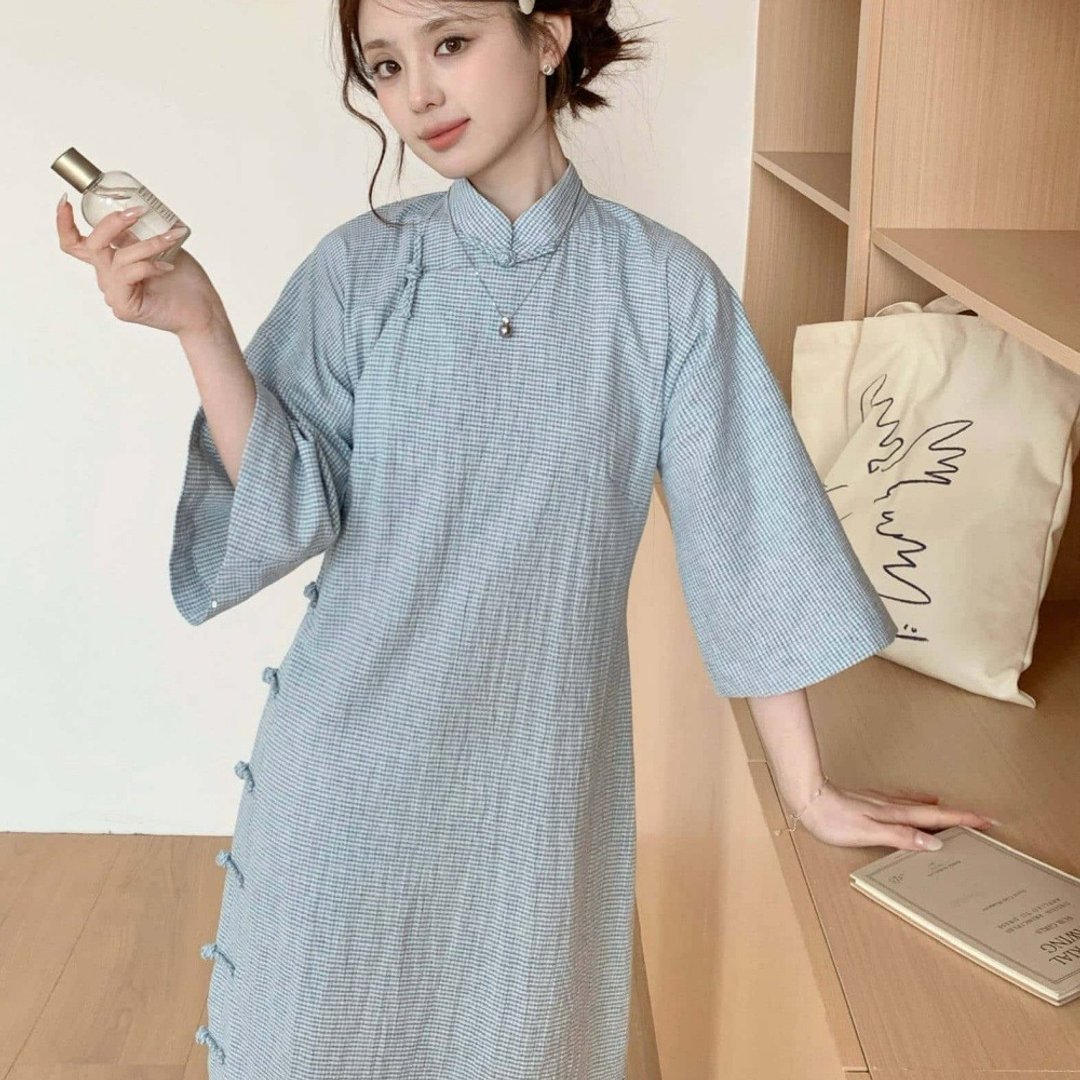老棉布藍白格復古全開襟少女旗袍 格紋倒大袖新中式民國風洋裝 - 旗袍 - 棉 蓝色