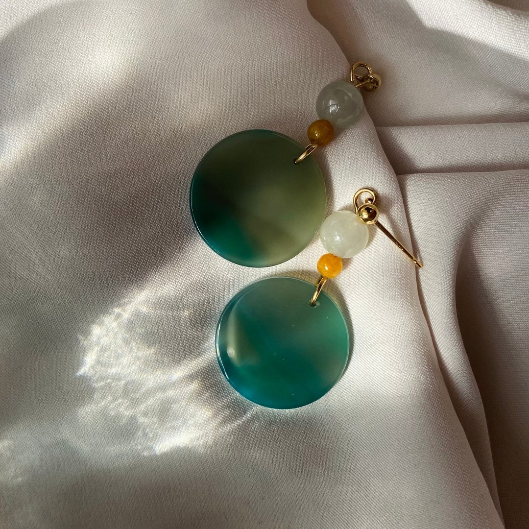 蓝洋洋。天然绿琥珀翡翠耳环amber and jade earrings - 耳环/耳夹 - 银 绿色