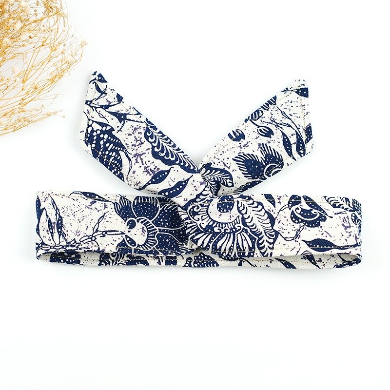 小牛村 Calf Village 手工发饰 铝线发带 多元造型 领巾 头带 棉麻 百搭款 {花藤蓝纹} 【A-29】 - 发饰 - 棉．麻 白色