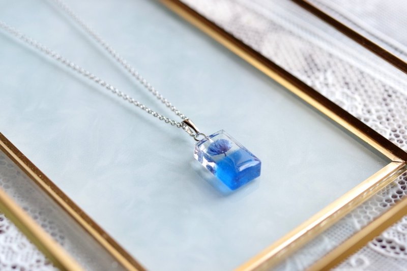 树脂艺术 长方形坠饰・一轮绽放・蓝色 - 耳环/耳夹 - 树脂 蓝色