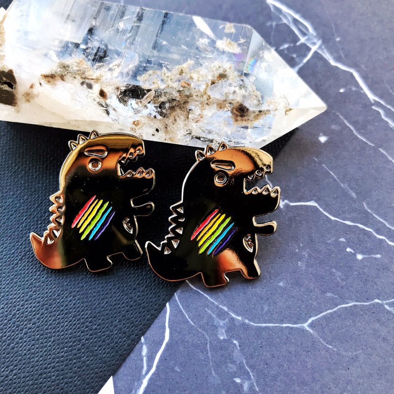 金属胸针 徽章-彩虹系列 - 伤痕恐龙 - 胸针 - 其他金属 黑色