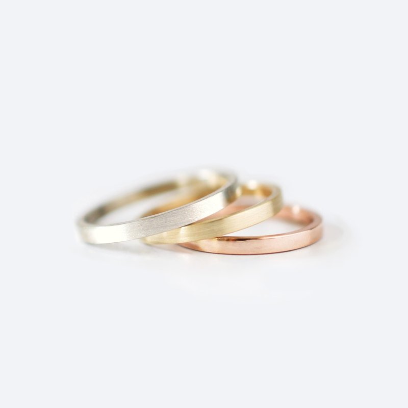 极简雾面 18K 玫瑰金黄金白金戒指 2mm | 定制手工婚戒对戒 - 戒指 - 贵金属 金色