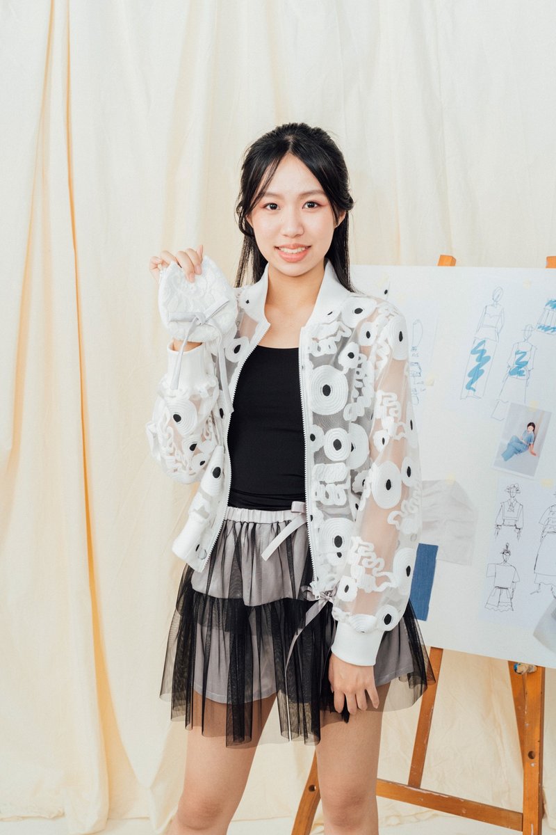 微透肤刺绣泡泡外套 - 女装休闲/机能外套 - 其他材质 白色