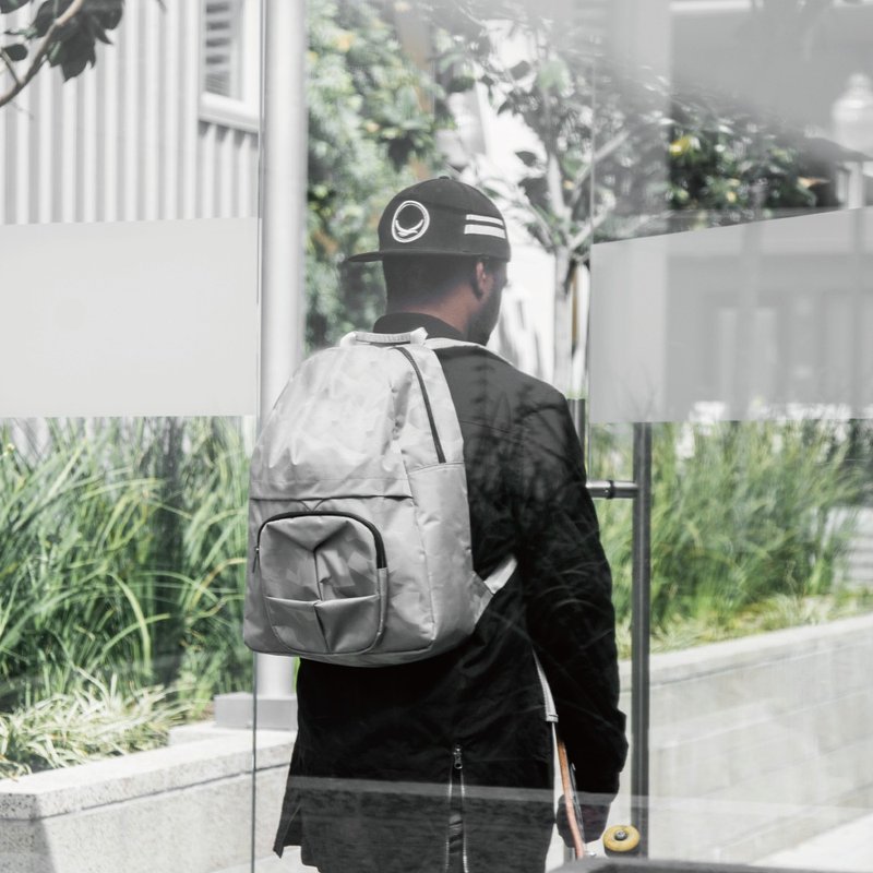 Silver camouflage gorilla backpack - 后背包/双肩包 - 其他人造纤维 银色