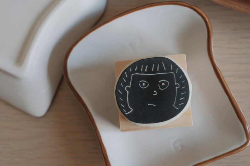 【手刻印章】你们这些奇怪的人类 04 圆脸女孩 - 印章/印台 - 木头 