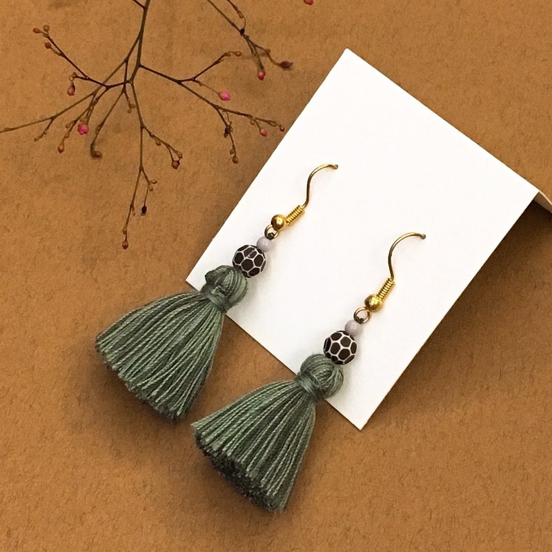流浪性格 民族风橄榄绿流苏耳环 耳勾/耳夹 - 耳环/耳夹 - 丝．绢 绿色