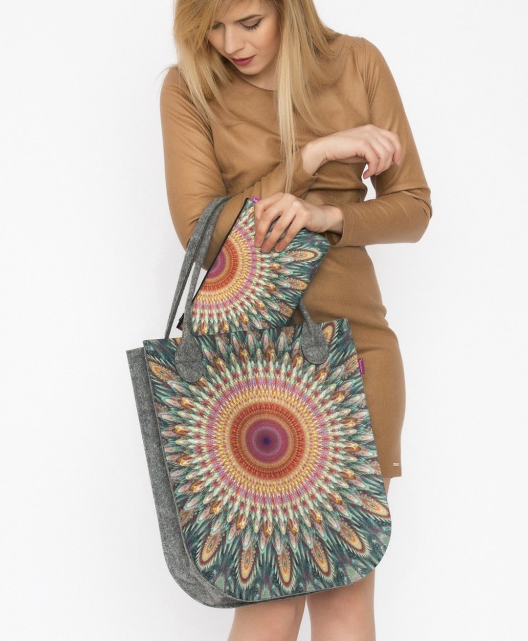 CITY Kaleidoscope felt bag - 手提包/手提袋 - 聚酯纤维 卡其色