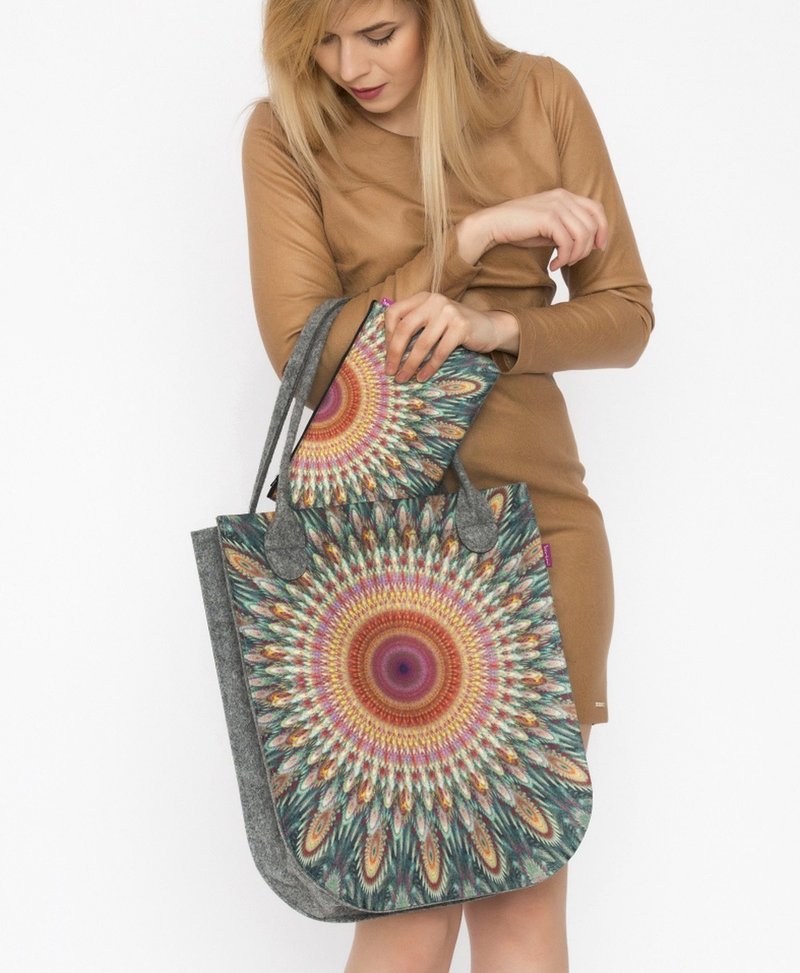 CITY Kaleidoscope felt bag - 手提包/手提袋 - 聚酯纤维 卡其色