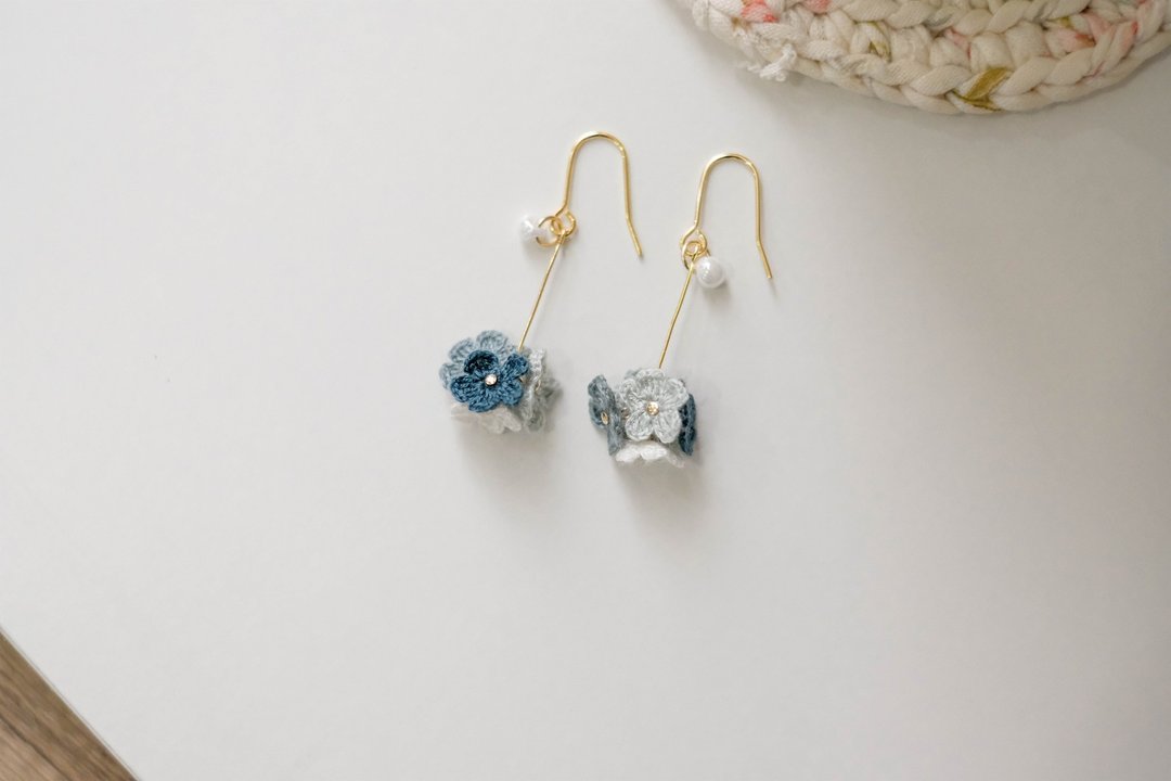 Crochet Earring Green Flower / Crochet Earrings - 耳环/耳夹 - 贵金属 绿色