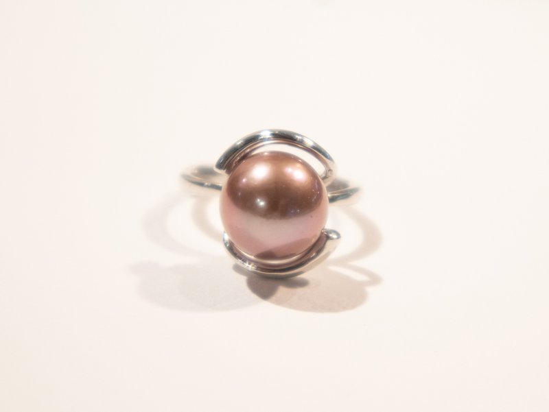 925纯银10.7mm天然淡水珍珠天然开心果色纽带闪石戒指 - 戒指 - 珍珠 咖啡色