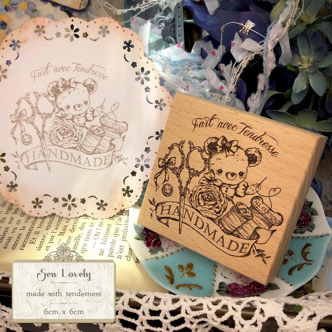 Little Alice Blue 木印章 - Sew Lovely 温柔手作 - 印章/印台 - 木头 咖啡色
