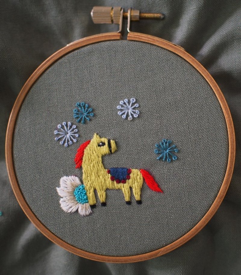 吃饭家伙*刺绣环保筷袋(附竹汤匙/筷子)－梦境中的马 - 收纳用品 - 棉．麻 