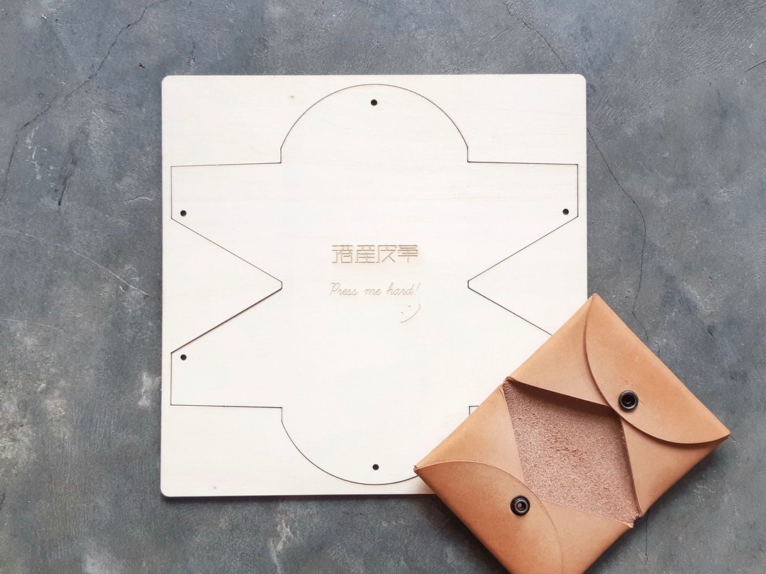对折卡套 皮革木制版型 包剪揼 皮革 DIY 卡片套 咭套 钱夹 版型 - 皮件 - 木头 咖啡色