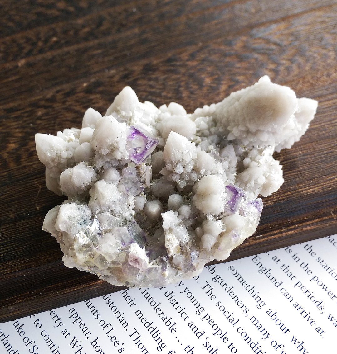 Fluorite 内蒙产地 紫萤石 蜡烛水晶共生 天然矿石 原矿 - 摆饰 - 其他材质 
