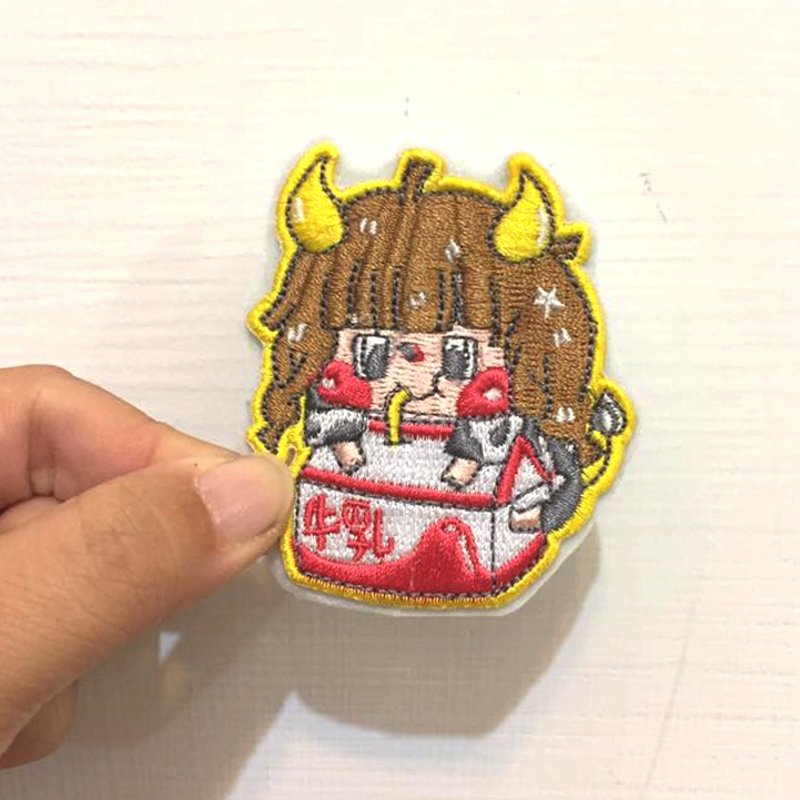 狗狗夹星/原创刺绣别针/牛奶女孩 - 胸针 - 绣线 