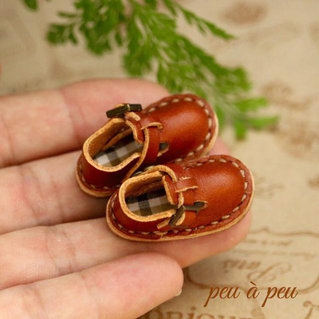 Small leather Sabo Shoes | chocolate - 摆饰 - 真皮 咖啡色
