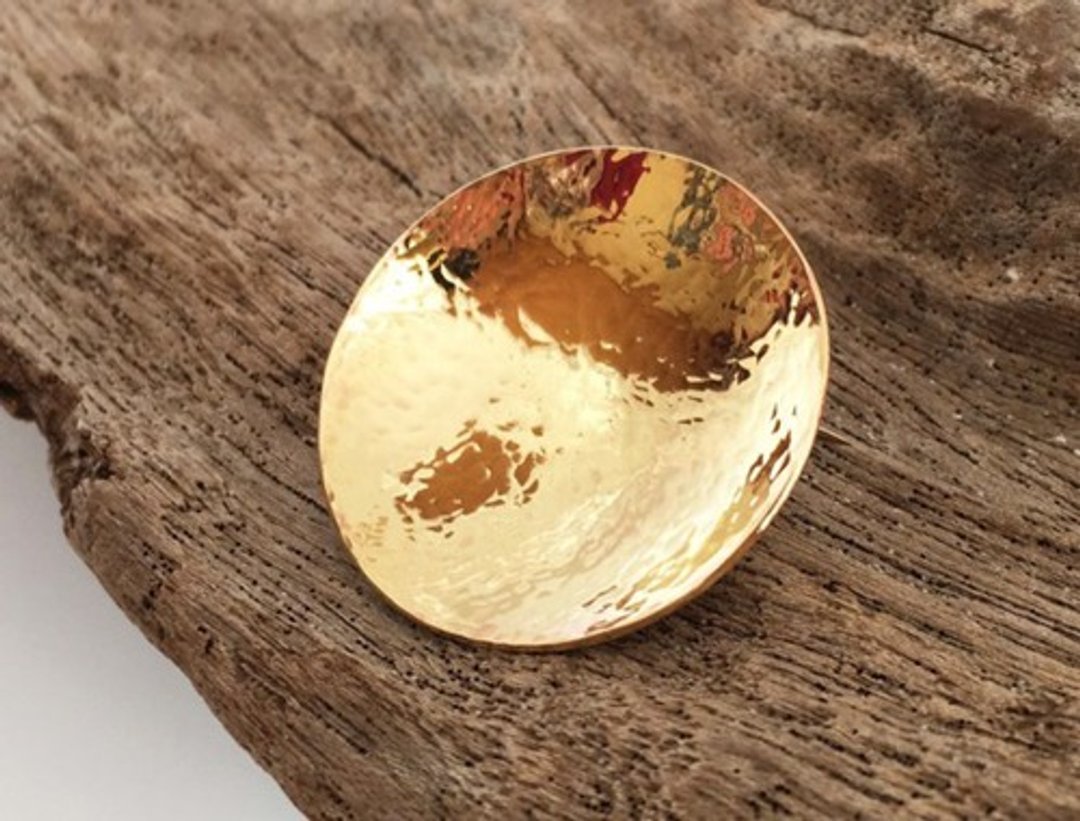 Full moon ◇ Brass forged brooch - 胸针 - 其他金属 