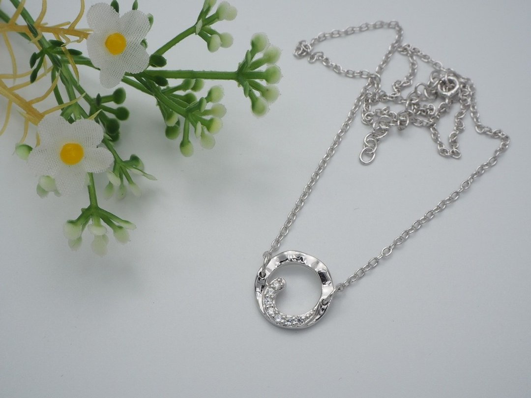 Wavy circle sterling silver necklace - 项链 - 纯银 银色