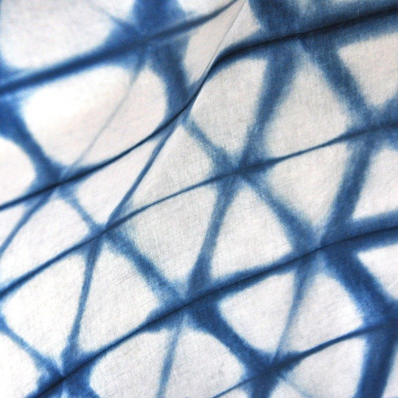 【岁时记】草木染纯棉多功能方巾 风吕敷 風呂敷 手帕 三角纹 - 餐垫/桌巾 - 棉．麻 蓝色