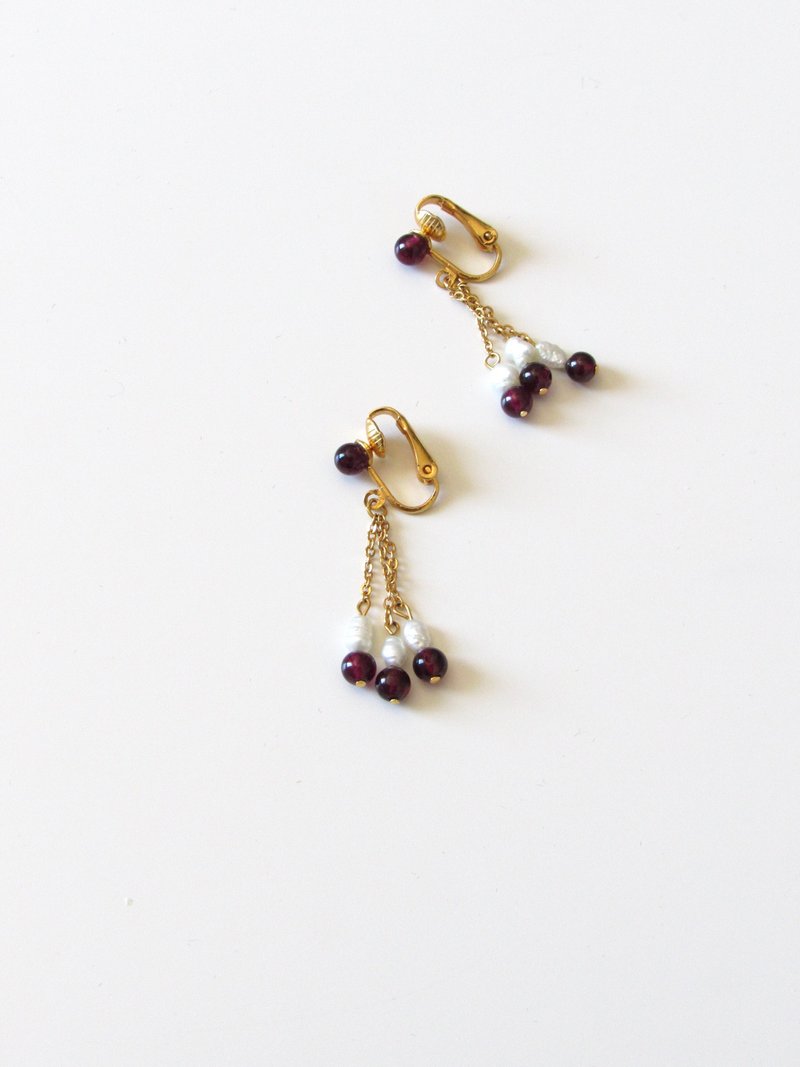 Vintage Pearl Drop Earrings - 耳环/耳夹 - 贵金属 金色