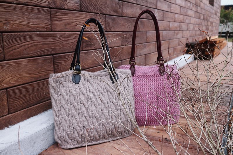 手作-浅奶褐-手编织温暖-手编织麻花羊毛毛线肩背包 - 侧背包/斜挎包 - 羊毛 卡其色