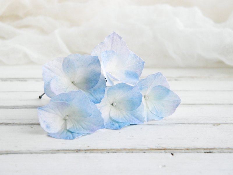 Blue hydrangea hair pins bride Flowers wedding hair piece - 发饰 - 其他材质 蓝色