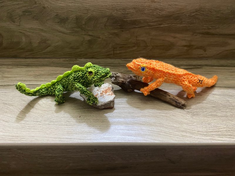 Colourful Handsome Gecko 彩色手工编织守宫有三种颜色可选 - 玩偶/公仔 - 其他材质 多色