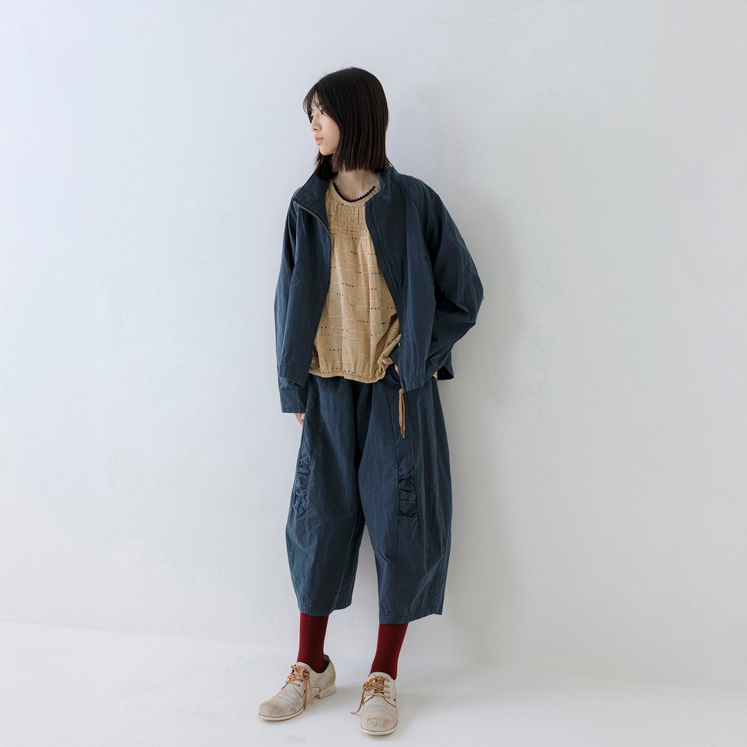 缓构双袋立领落肩外套 - 女装休闲/机能外套 - 棉．麻 蓝色