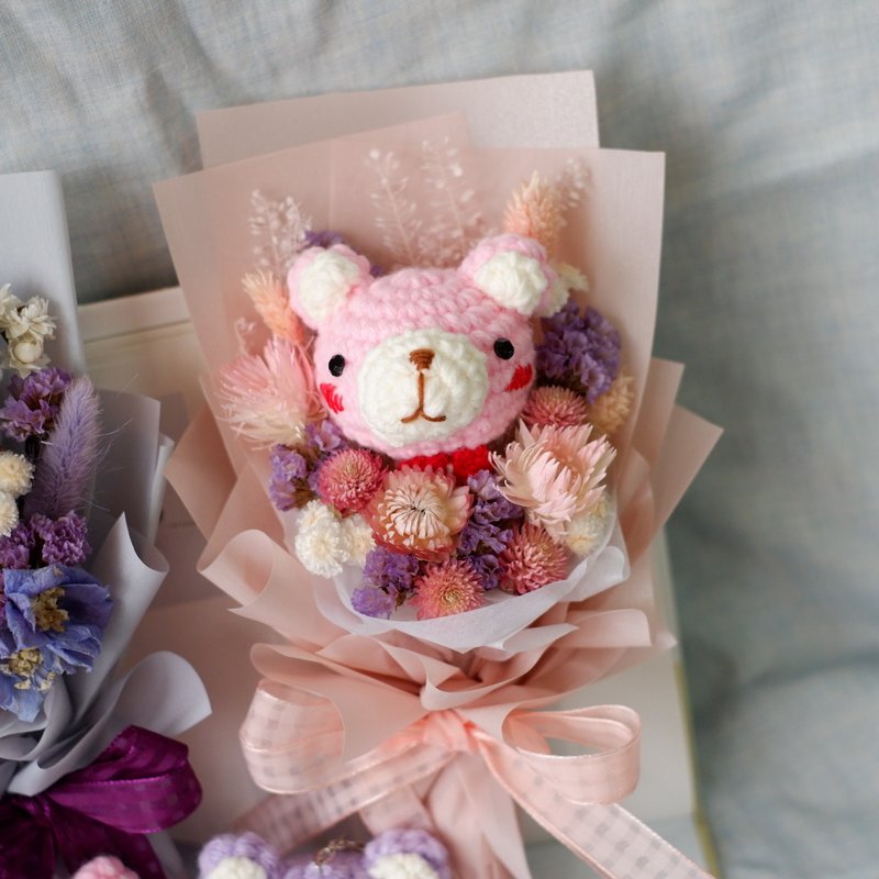 未完待续 | 手工 毕业熊 干燥花 韩式花束  钩针娃娃 粉熊款 预购 - 干燥花/捧花 - 植物．花 粉红色