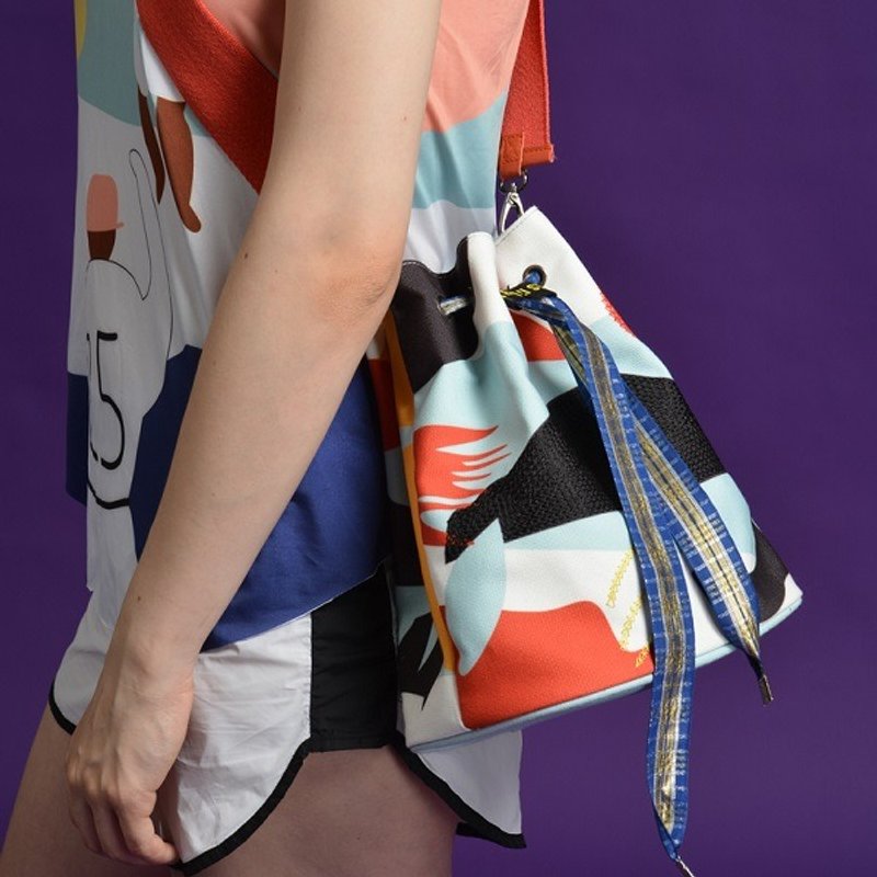 YIZISTORE彩色的世界水桶包－日和风景 - 侧背包/斜挎包 - 其他材质 